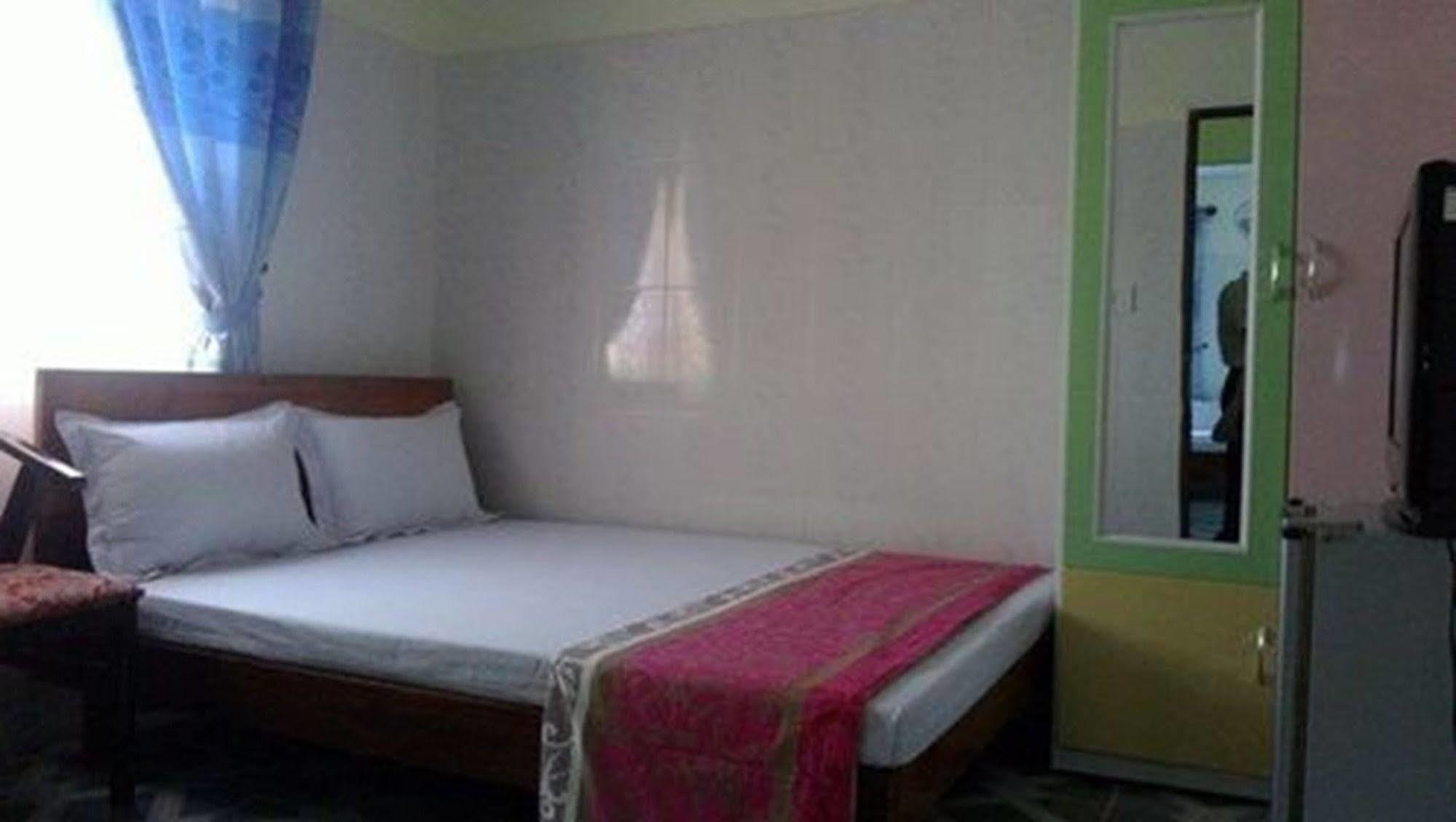 Anh Linh 1 Hotel Dong Hoi Exterior foto