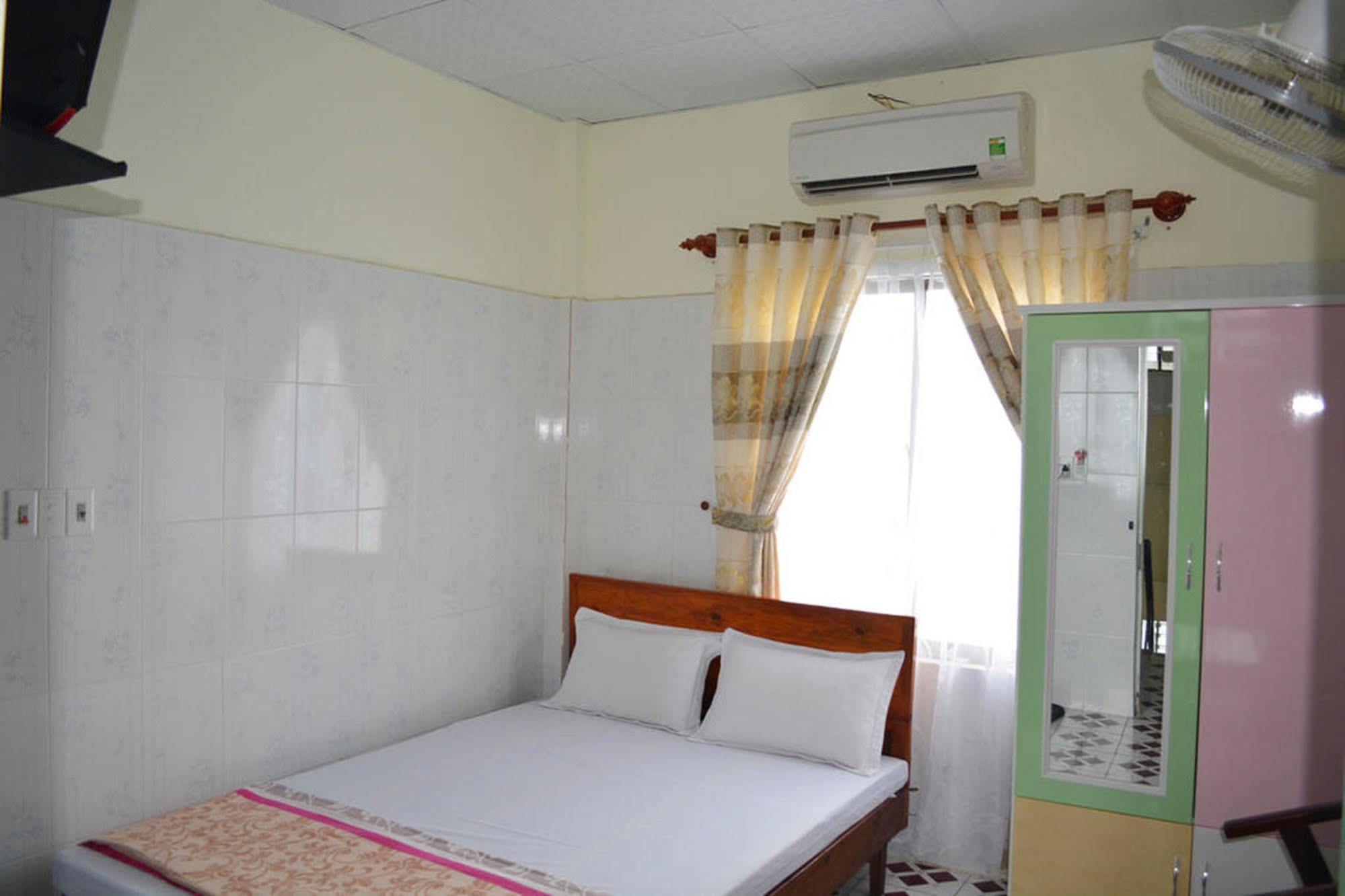 Anh Linh 1 Hotel Dong Hoi Exterior foto